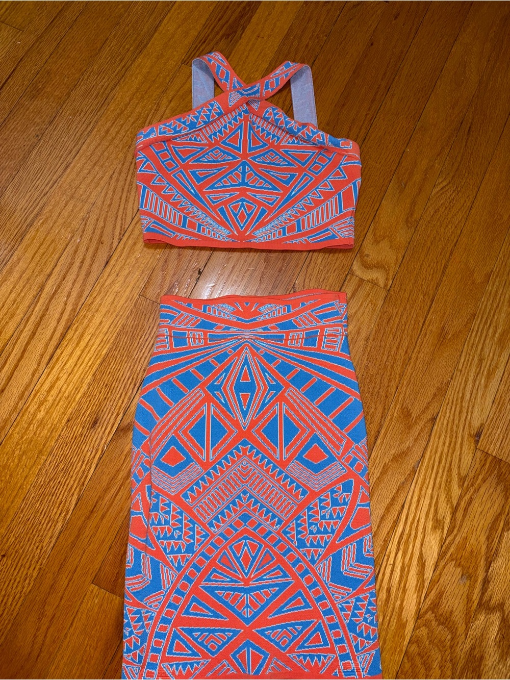 BCBGMaxAzria Coral & Blue Geometric Midi Skirt
